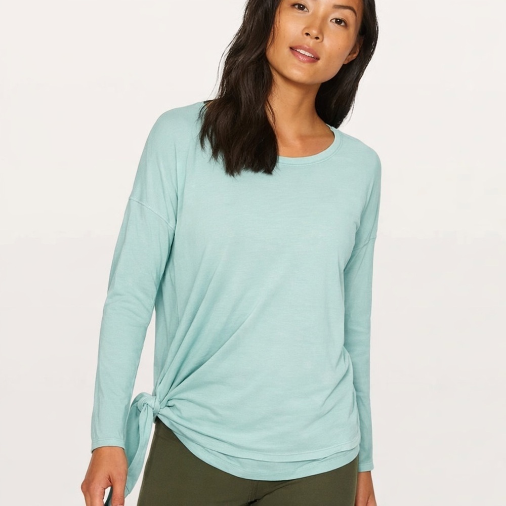 *FLAWED* Lululemon To The Point Sea Foam Green Long Sleeve Tie Side Sz 6 Yoga